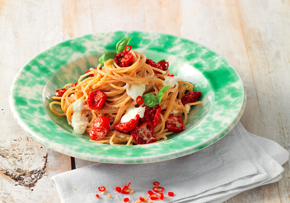 Un primo piatto estivo: Gli spaghetti Carla Latini con pomodorini e burrata!