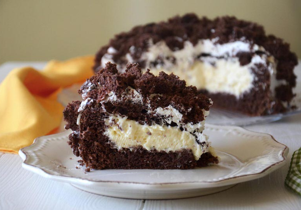 La torta Mimosa al cioccolato aromatizzata alla vaniglia